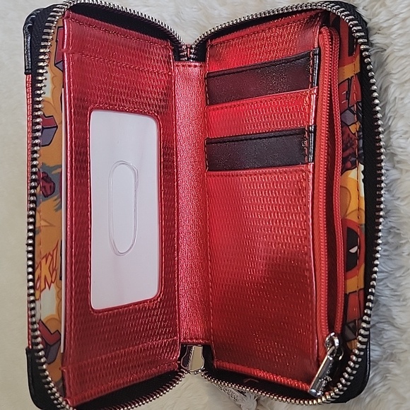 NWT- Loungefly Marvel Deadpool Wallet. - Picture 8 of 8